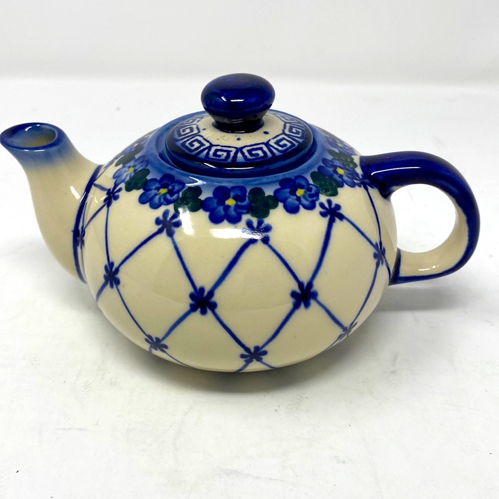 Handmade Polish Boleslawca Pottery Teapot - Picture 2 of 10